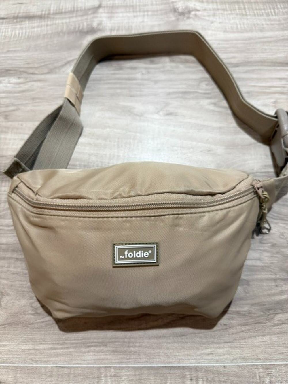 NWOT FOLDIE Fanny Pack/Waist Belt/Crossbody RFID Safe Adjustable Strap Bag-Beige